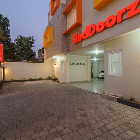 Reddoorz Near Taman Makam Pahlawan Cikutra Ξενοδοχείο Μπαντούνγκ Εξωτερικό φωτογραφία